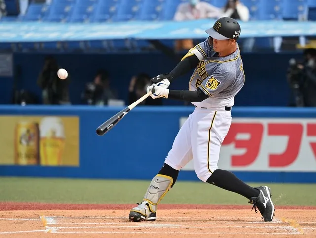 【野球】佐藤輝明が決めた！阪神の逆襲と巨人の苦悩