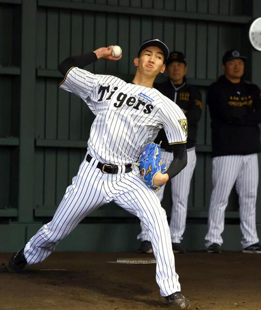 阪神・今朝丸、初ブルペンで見せた圧巻の投球！平田監督も大絶賛